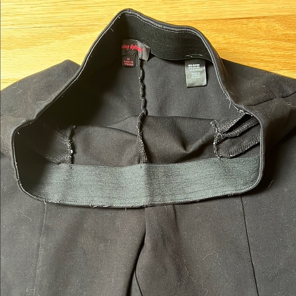 Black Ankle-Length Pants - Picture 4 of 9